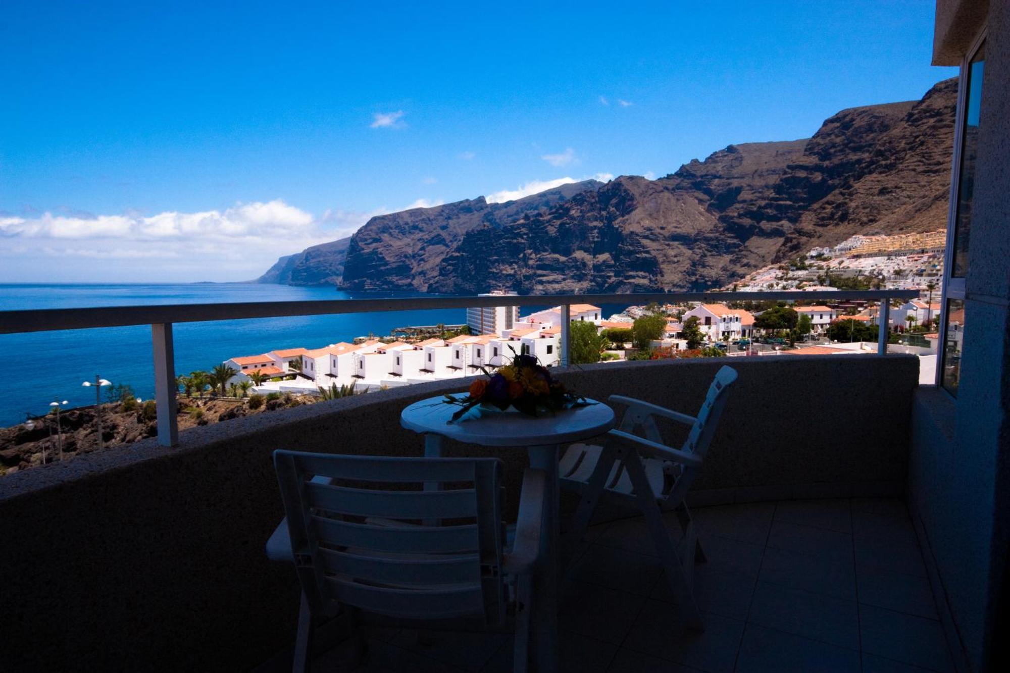 Aparthotel Vigilia Park à Puerto de Santiago  Extérieur photo