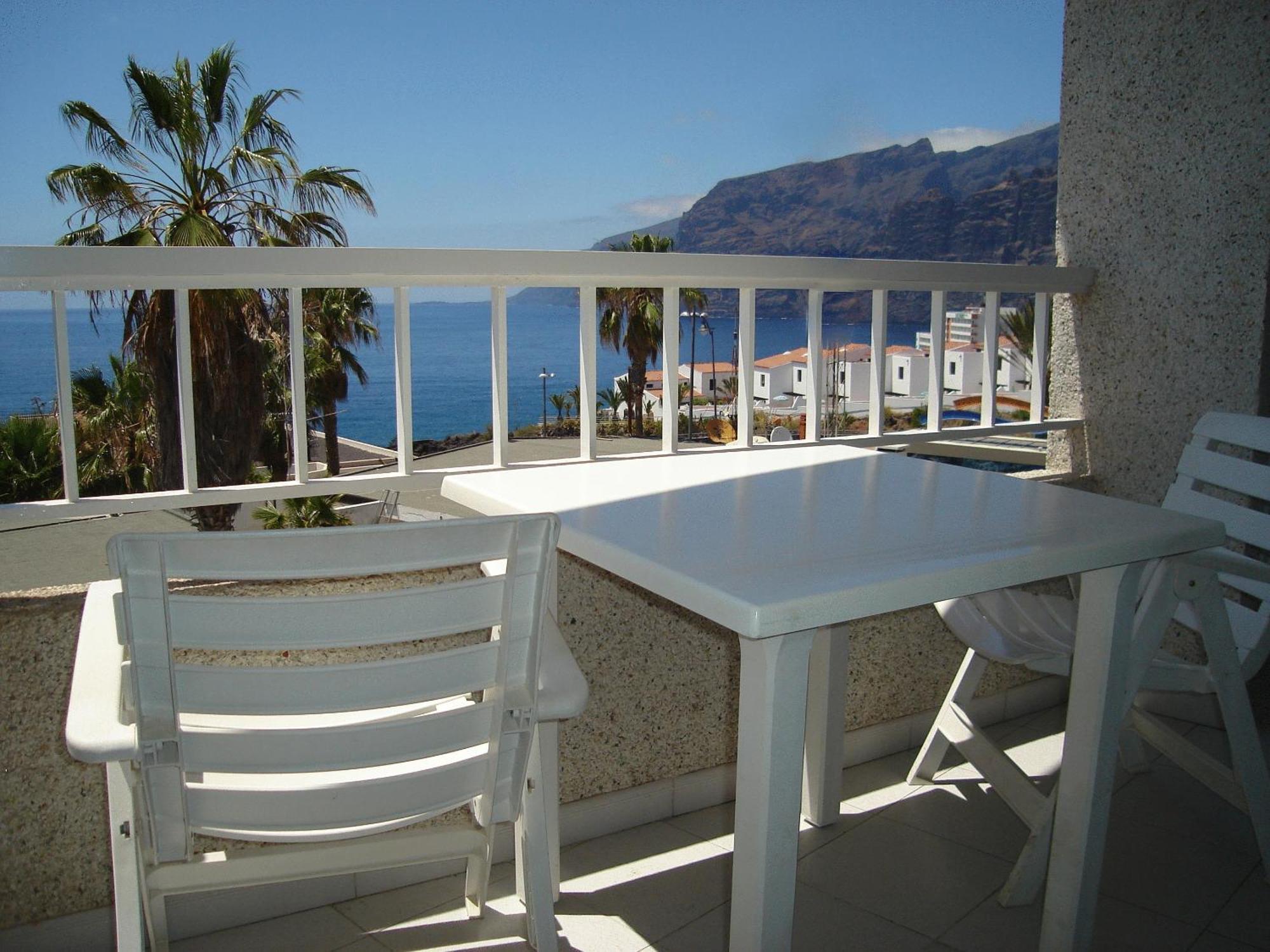 Aparthotel Vigilia Park à Puerto de Santiago  Extérieur photo